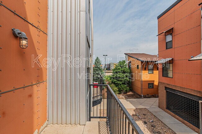 Building Photo - 3149 Blake St