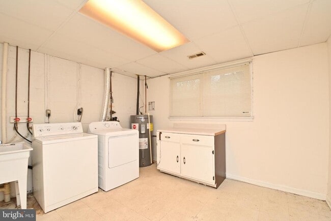 Building Photo - 2481 Windbreak Dr