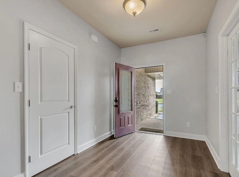 Building Photo - 24580 Silent Spring Dr