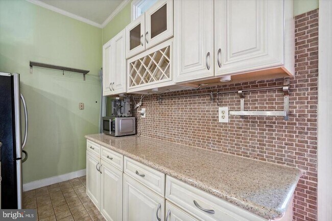 Building Photo - 1914 Fairmount Ave