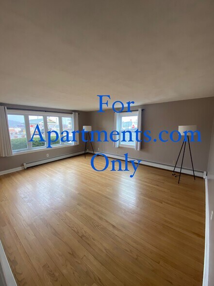 Building Photo - 105 Hunt Ave