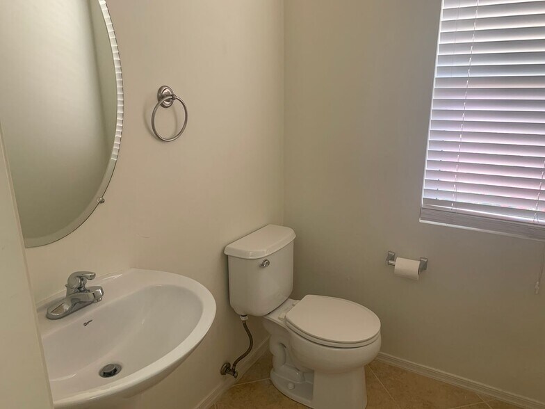 Building Photo - 7635 E Ocotillo Overlook Dr