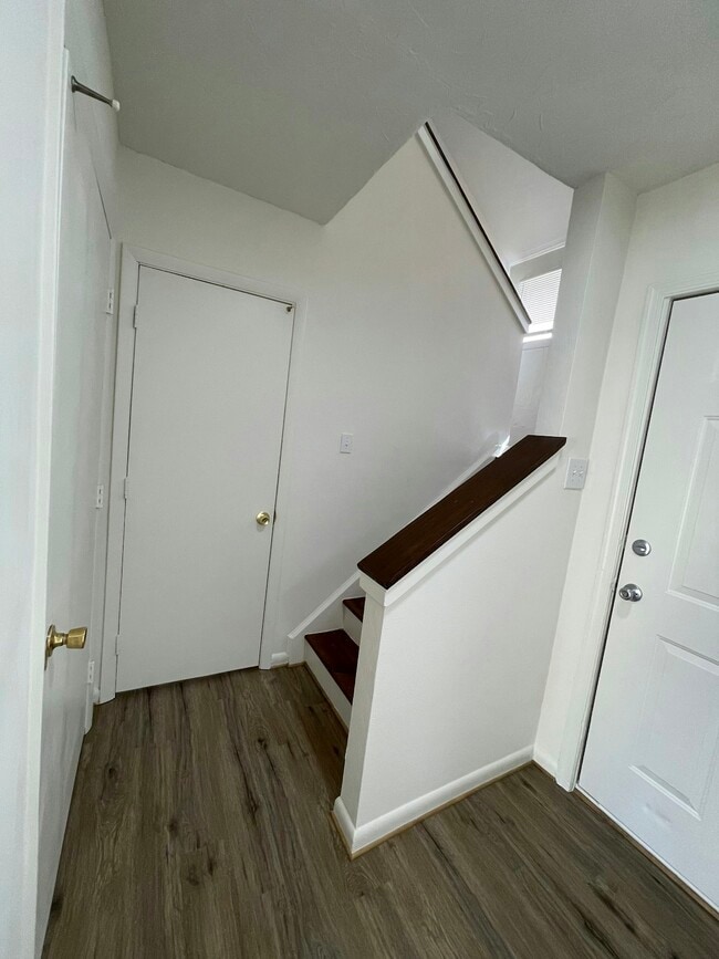 Building Photo - 3953 Old Brook Rd