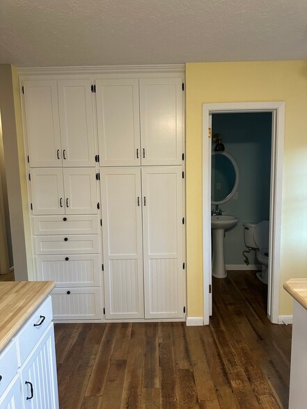 Building Photo - 1009 Ann Ave