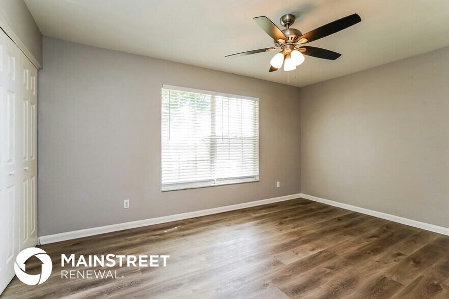 Building Photo - 525 SW 23rd Terrace