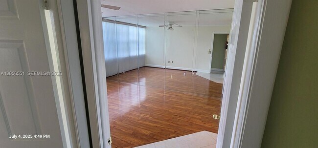 Building Photo - 1300 St Charles Pl