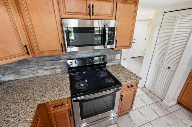 Building Photo - 41 Hembury Ln