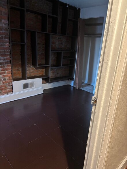 Building Photo - 1324 Read St