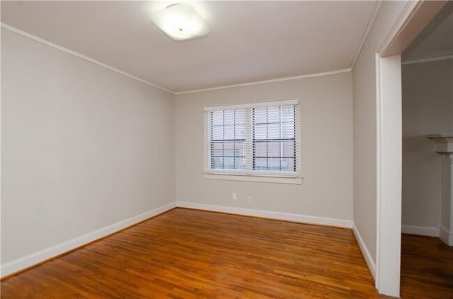 Building Photo - 1398 Woodmont Ln NW