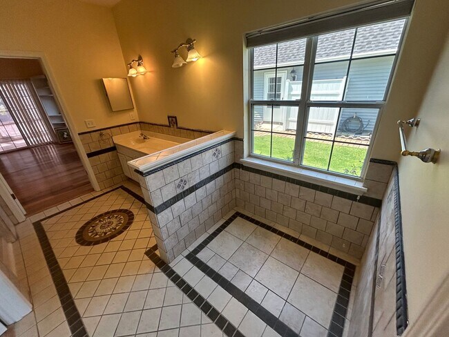 Building Photo - 1225 Ambling Way Dr