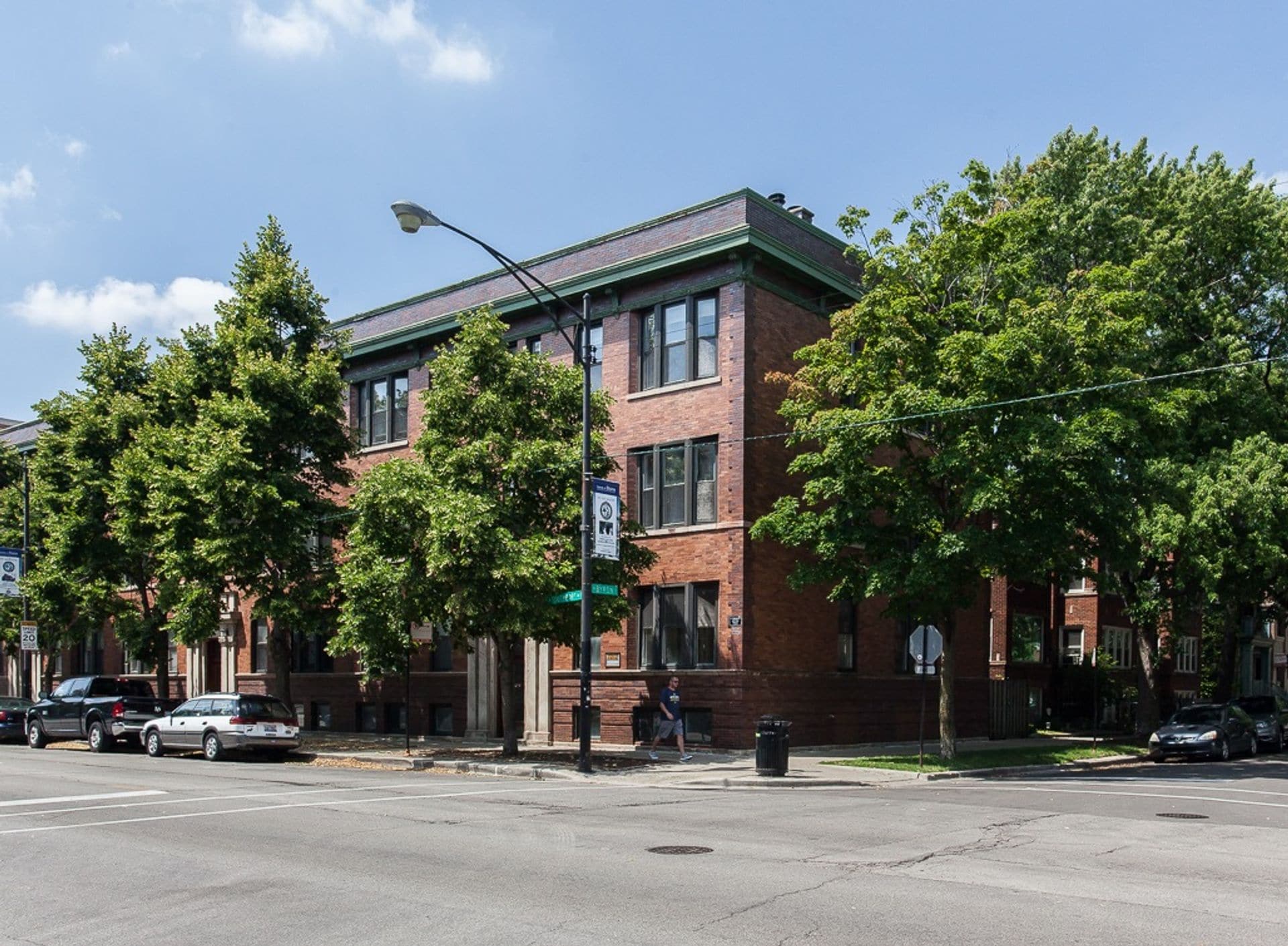 Building Photo - 3856 N Southport Ave