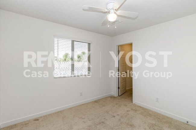 Building Photo - Big Space, Big Backyard, Big Move in special!