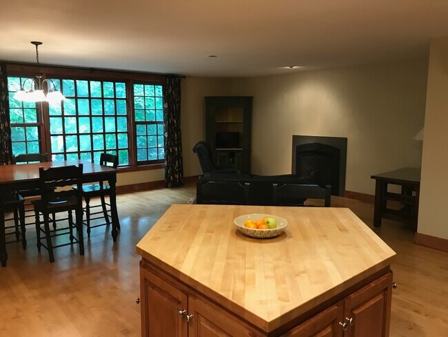 Building Photo - 28120 Boulder Bridge Dr