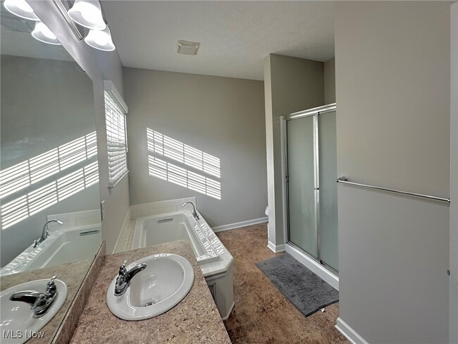 Building Photo - 10456 Dogwood Dr