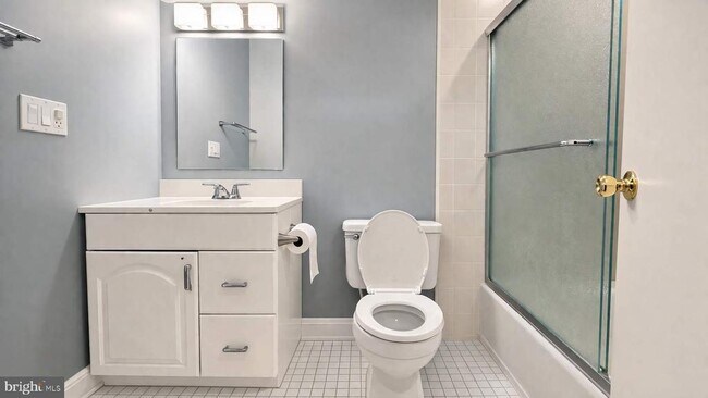 Building Photo - 20521 Neerwinder St