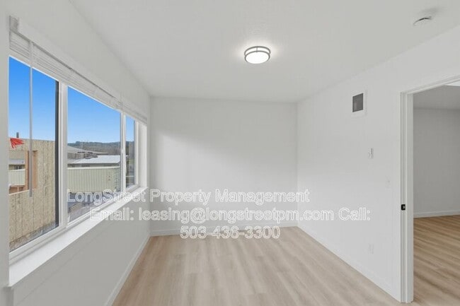 Building Photo - 822 S 19th St
