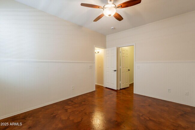 Building Photo - 888 S 165th Ln