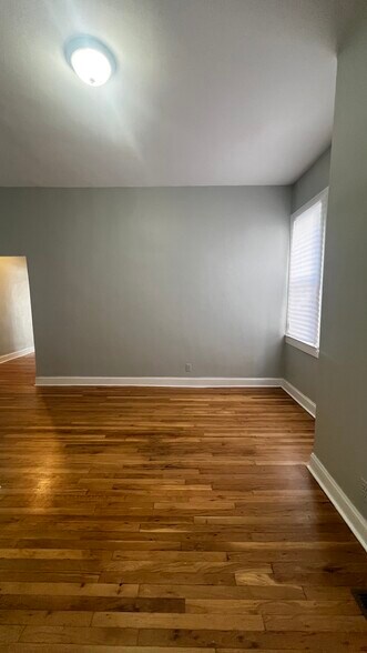 LIVING ROOM - 516 Monastery Pl