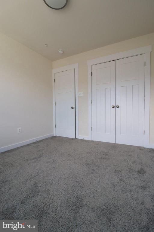 Building Photo - 414 Waverley Dr