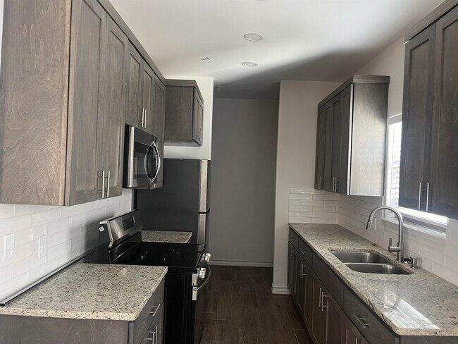 Building Photo - 7615 Laguna Del Mar Ct