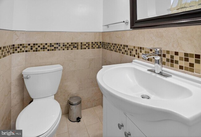 Building Photo - 5405 Ridgefield Rd