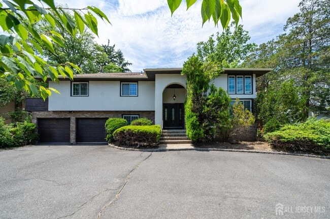 Primary Photo - 828 Mountain Ave