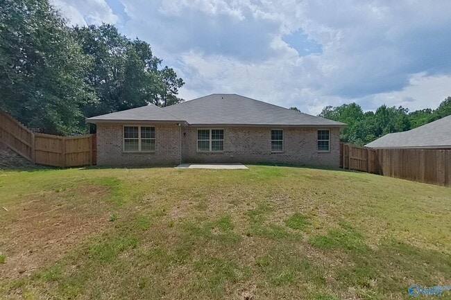 Building Photo - 112 Live Oak Dr