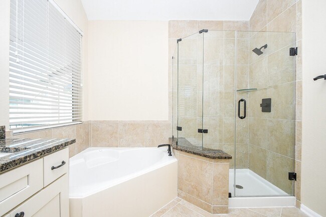 Building Photo - 23310 Isola St