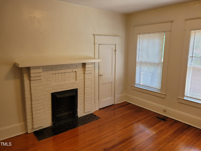 Building Photo - 1112 N Duke St