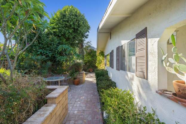 Building Photo - 38820 Bel Air Dr