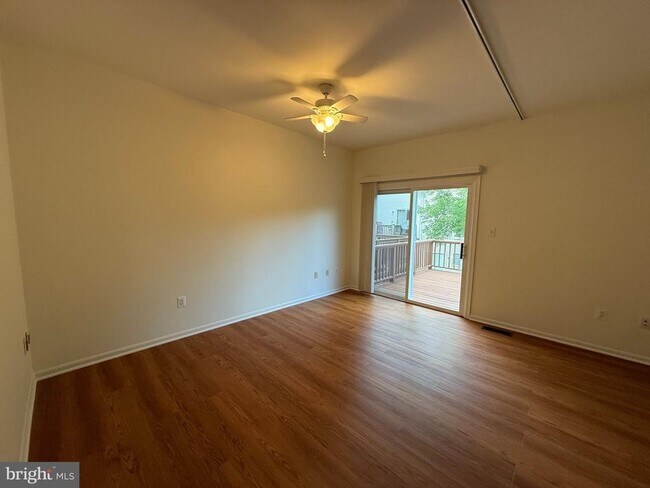 Building Photo - 2427 Dew Meadow Ct