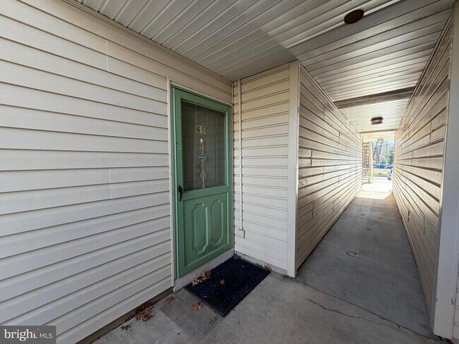 Building Photo - 65 Mulberry Ct