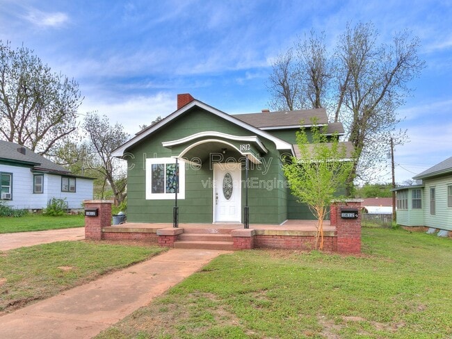 Building Photo - 1812 W Noble Ave