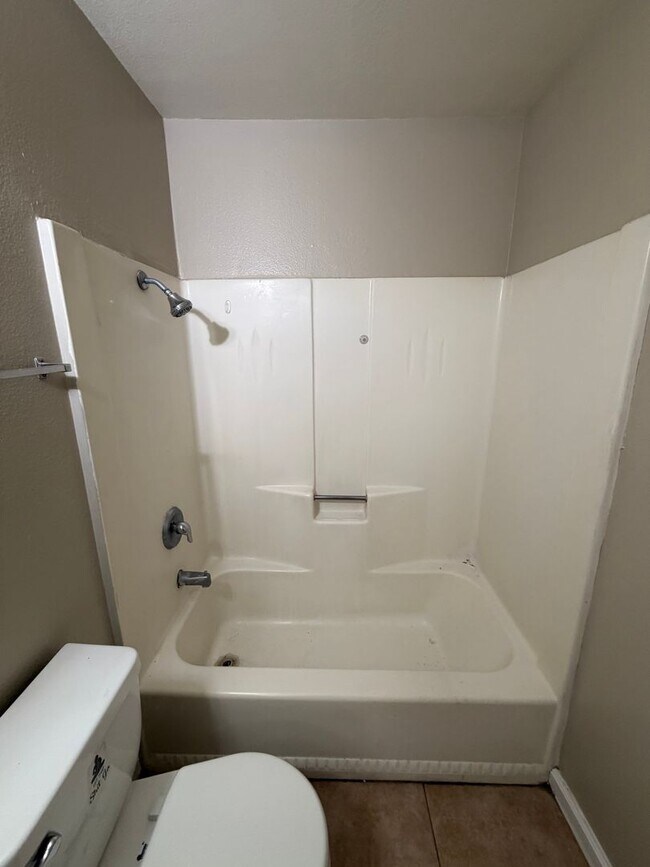 Building Photo - Camarillo Street