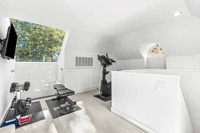 Building Photo - 2 Phillips Pond Rd