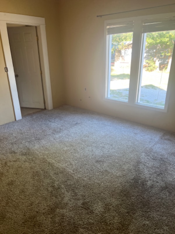 Building Photo - 2026 W 6th Ave