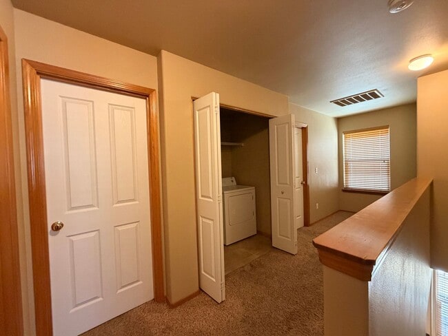 Building Photo - 2988 SW Indian Cir