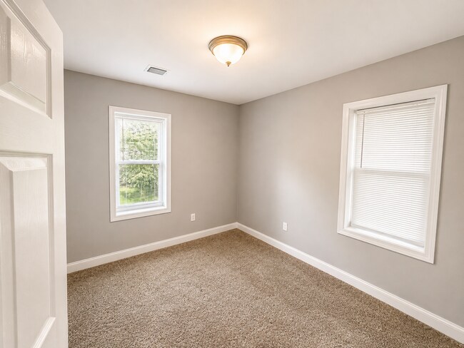 Building Photo - 618 McKinstry Ave