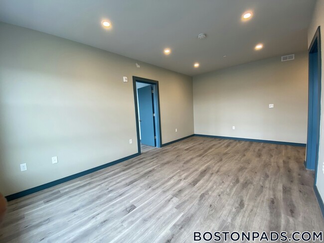 Building Photo - 1258 Massachusetts Ave