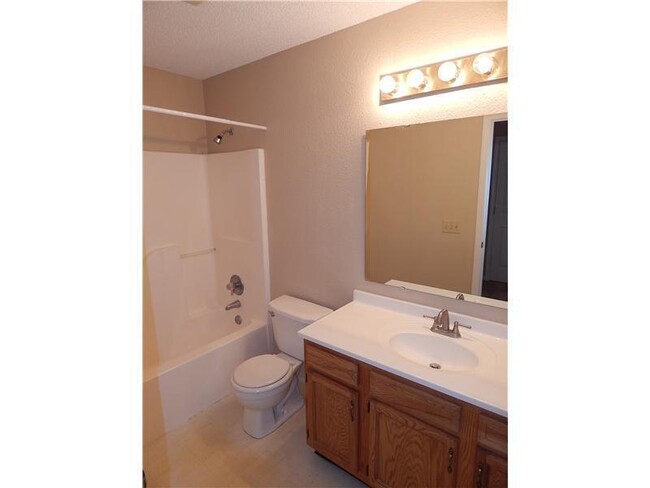Building Photo - 10477 Blue Springs Ln