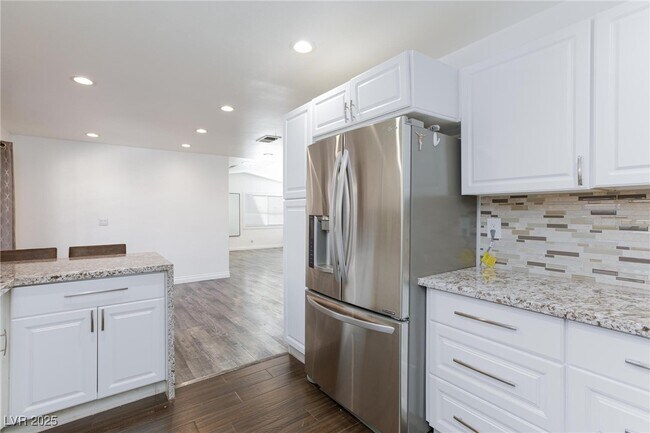 Building Photo - 7728 Seagull Ave