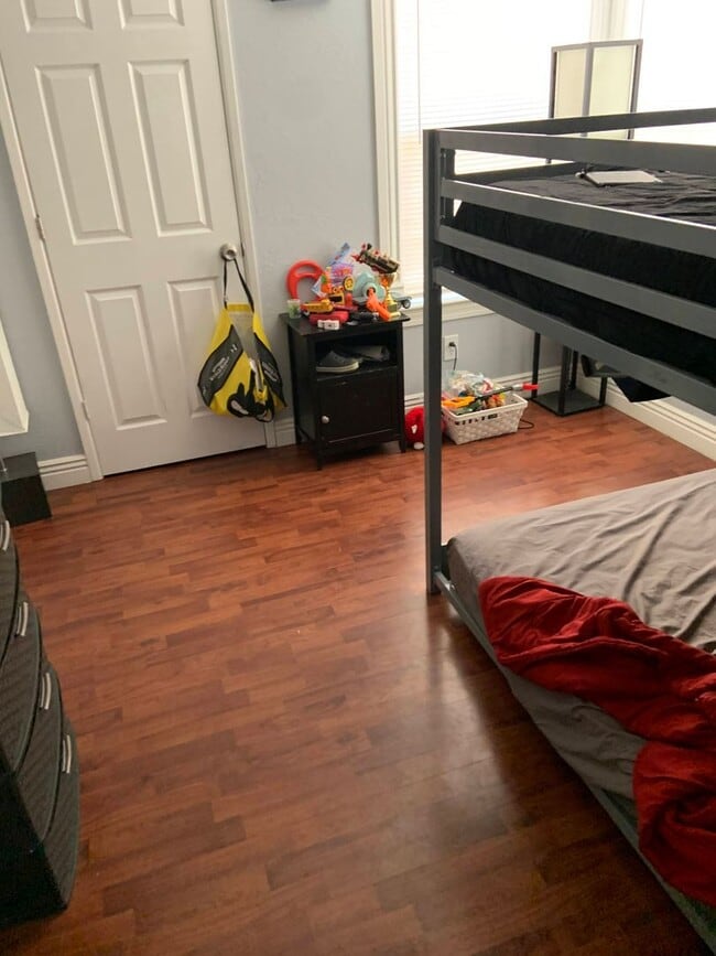 Building Photo - Lovely 3 Bedroom home for rent close to Thunderbird Medical!