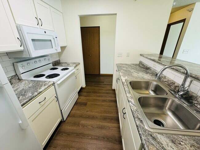 Building Photo - 245 Beaver Kreek Center