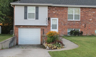 Building Photo - 2609 Southridge Dr