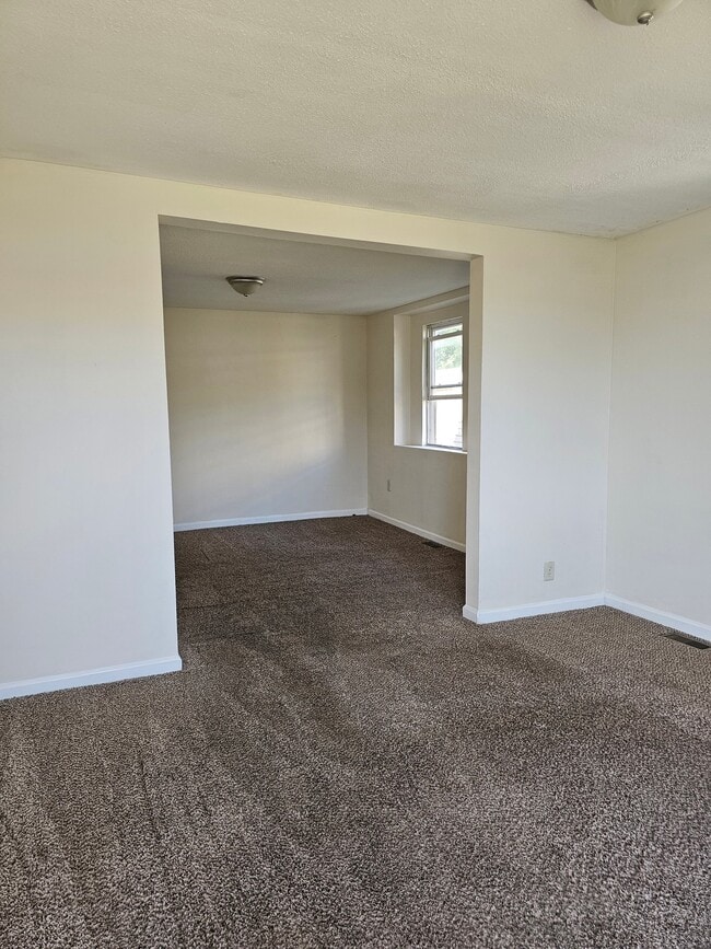 Building Photo - 3121 Canterbury Dr
