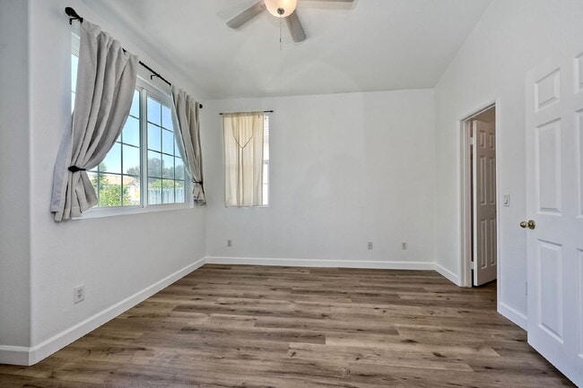 Building Photo - Cozy Condo  Saxony at Encinitas Ranch