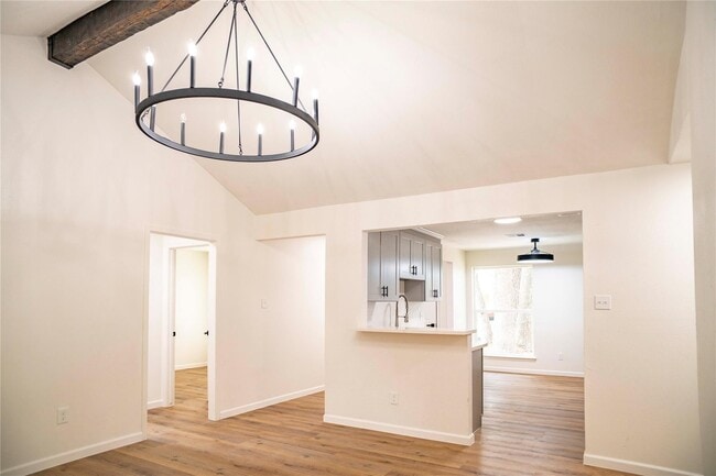 Building Photo - 9214 Woodland Oaks Dr