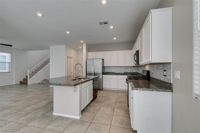 Building Photo - 1027 Huckburn Ave