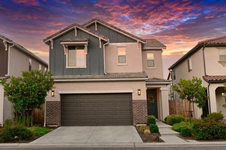 Building Photo - 2580 N McArthur Ave