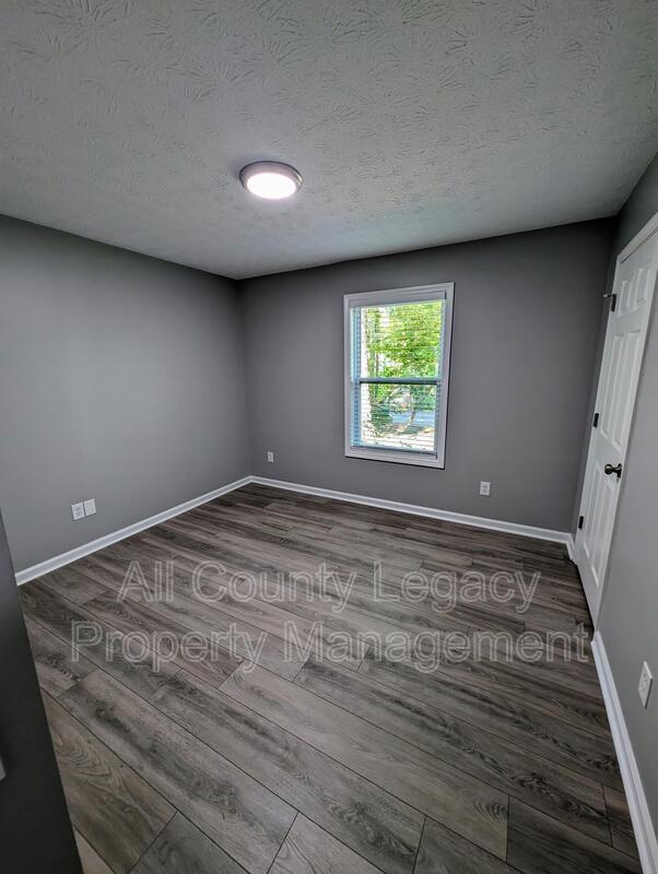 Building Photo - 4340 Bradley Dr SW